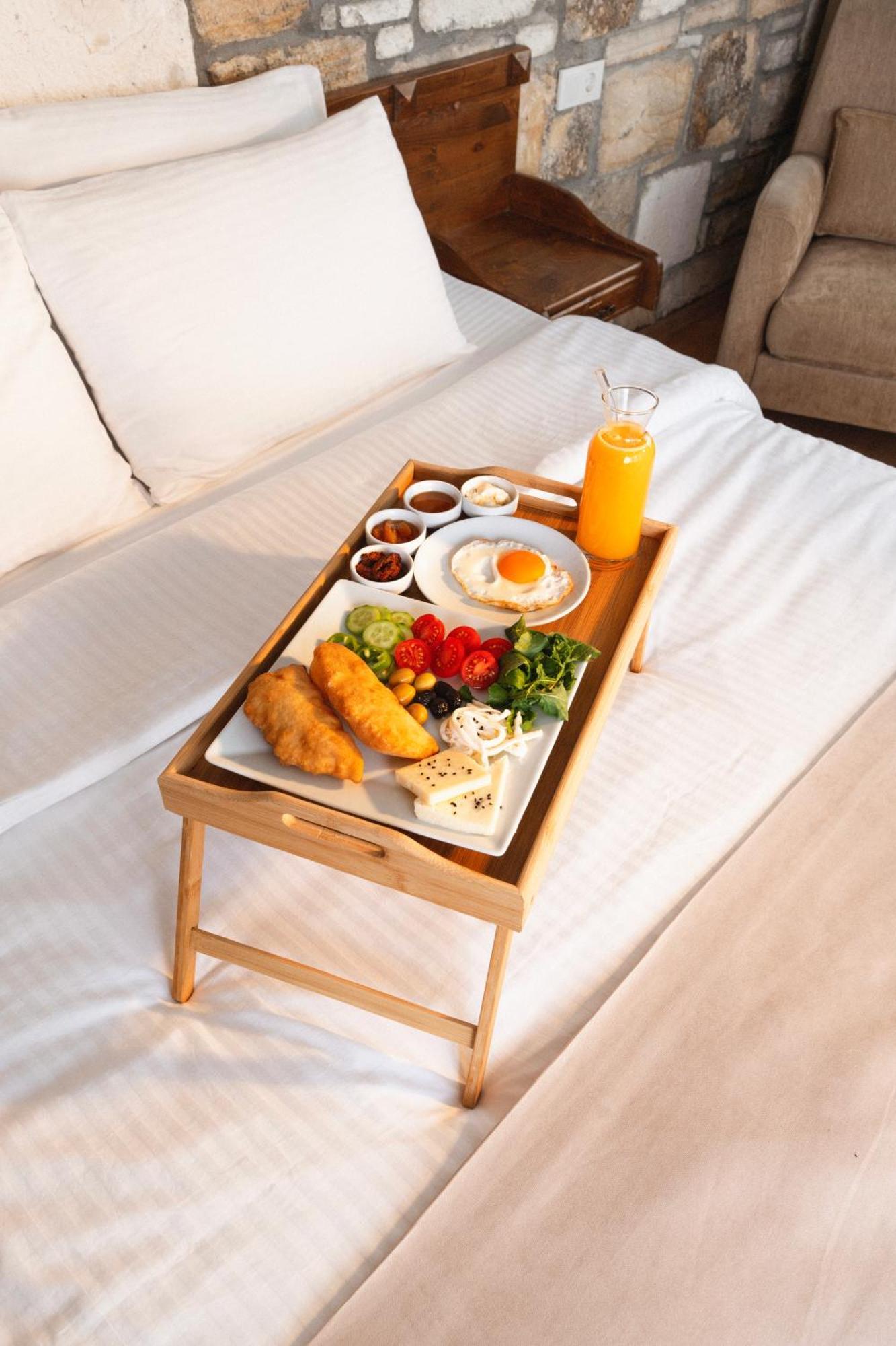 Kozbeyli Konagi Hotel Yenifoca ภายนอก รูปภาพ