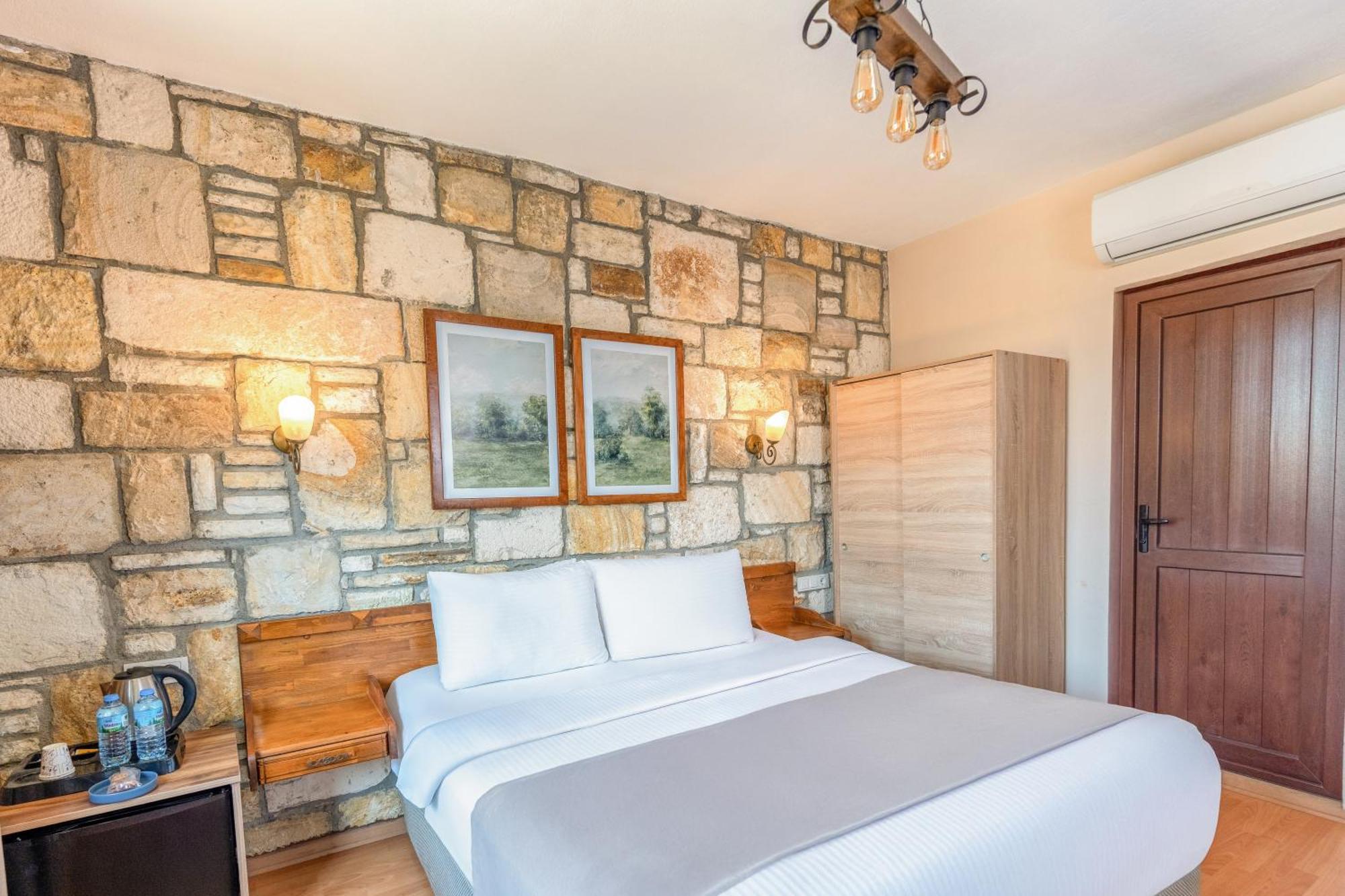 Kozbeyli Konagi Hotel Yenifoca ภายนอก รูปภาพ