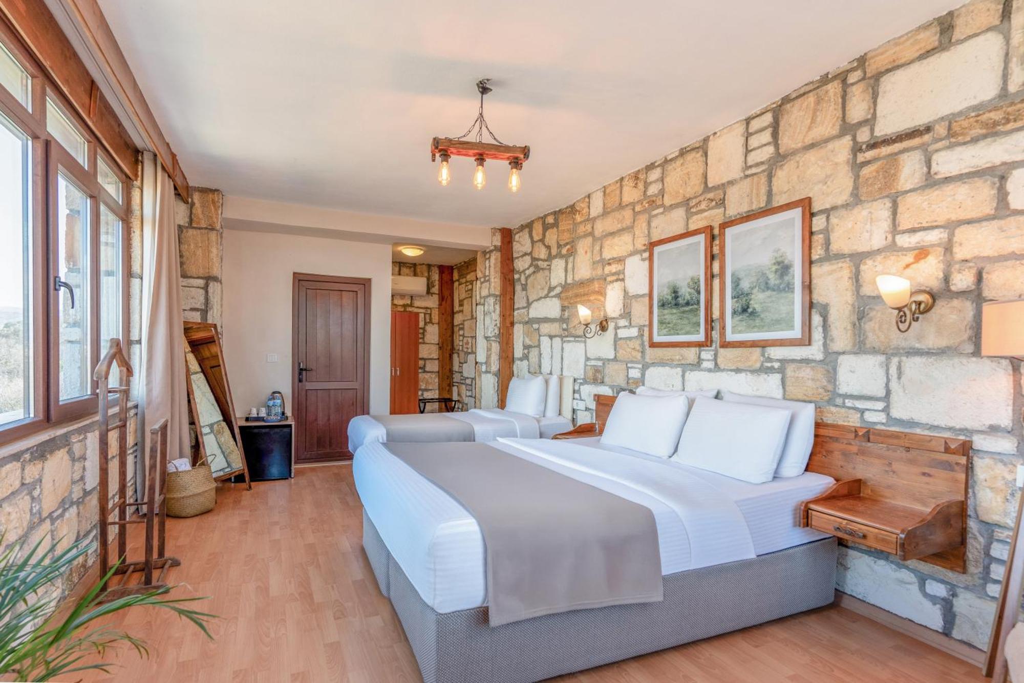 Kozbeyli Konagi Hotel Yenifoca ภายนอก รูปภาพ